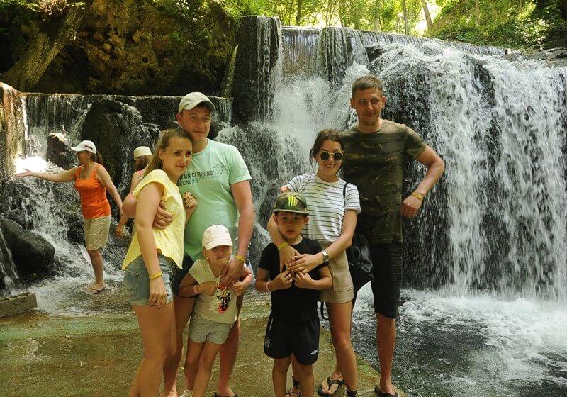 10:15 – 10:45 | Waterfall Visit and Photo Break (Obacai River)